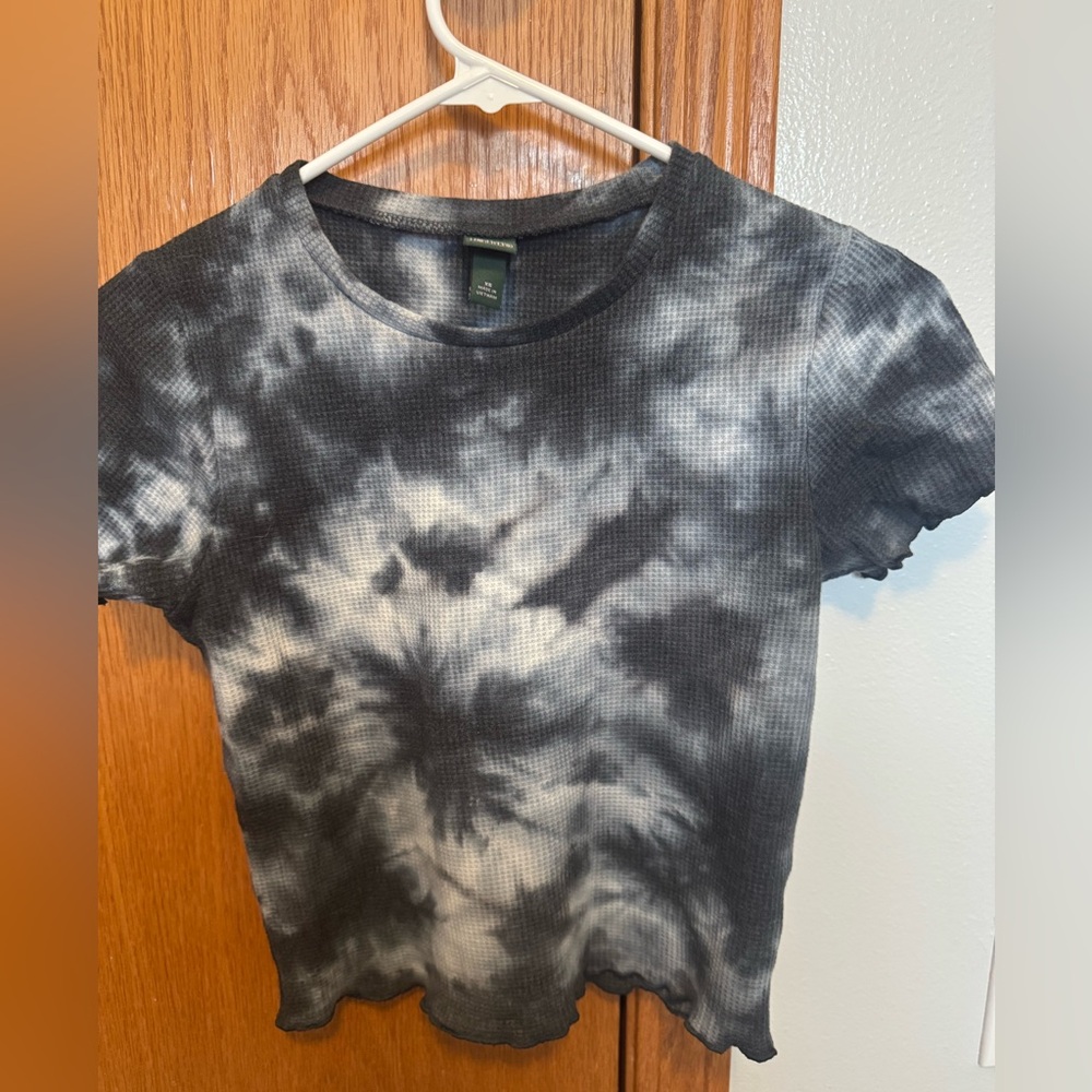 Wild Fable size XS black/white tie-dye style ribbed with ruffle cuff and bottom